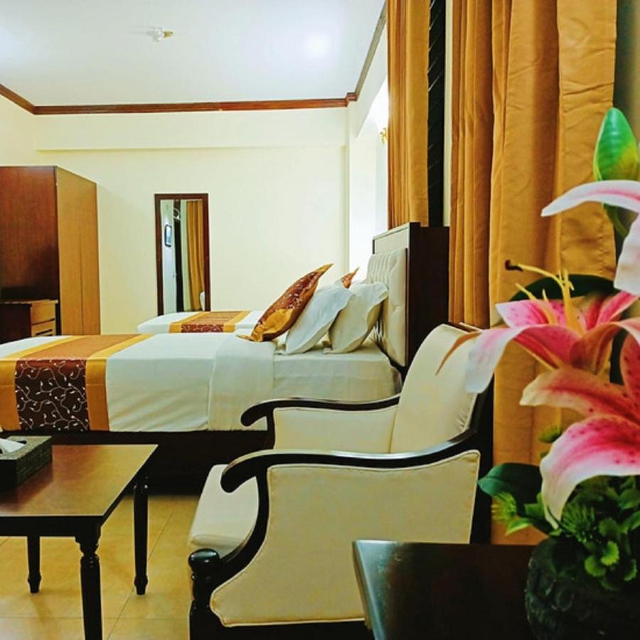 Hotel Crystal Rose - ซิลเฮติ ภายนอก รูปภาพ